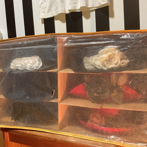 Vintage Collector’s Bundle 6 Different Wool /Velvet/Straw Hats Retro Storage Box - Picture 14 of 17